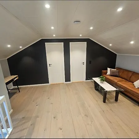 Sentral Og Moderne Base I Lofoten Апартаменты *