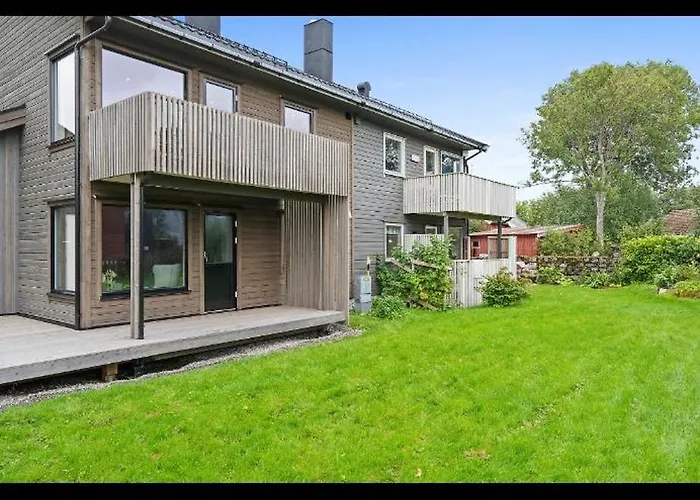 Sentral Og Moderne Base I Lofoten Vestvagoy
